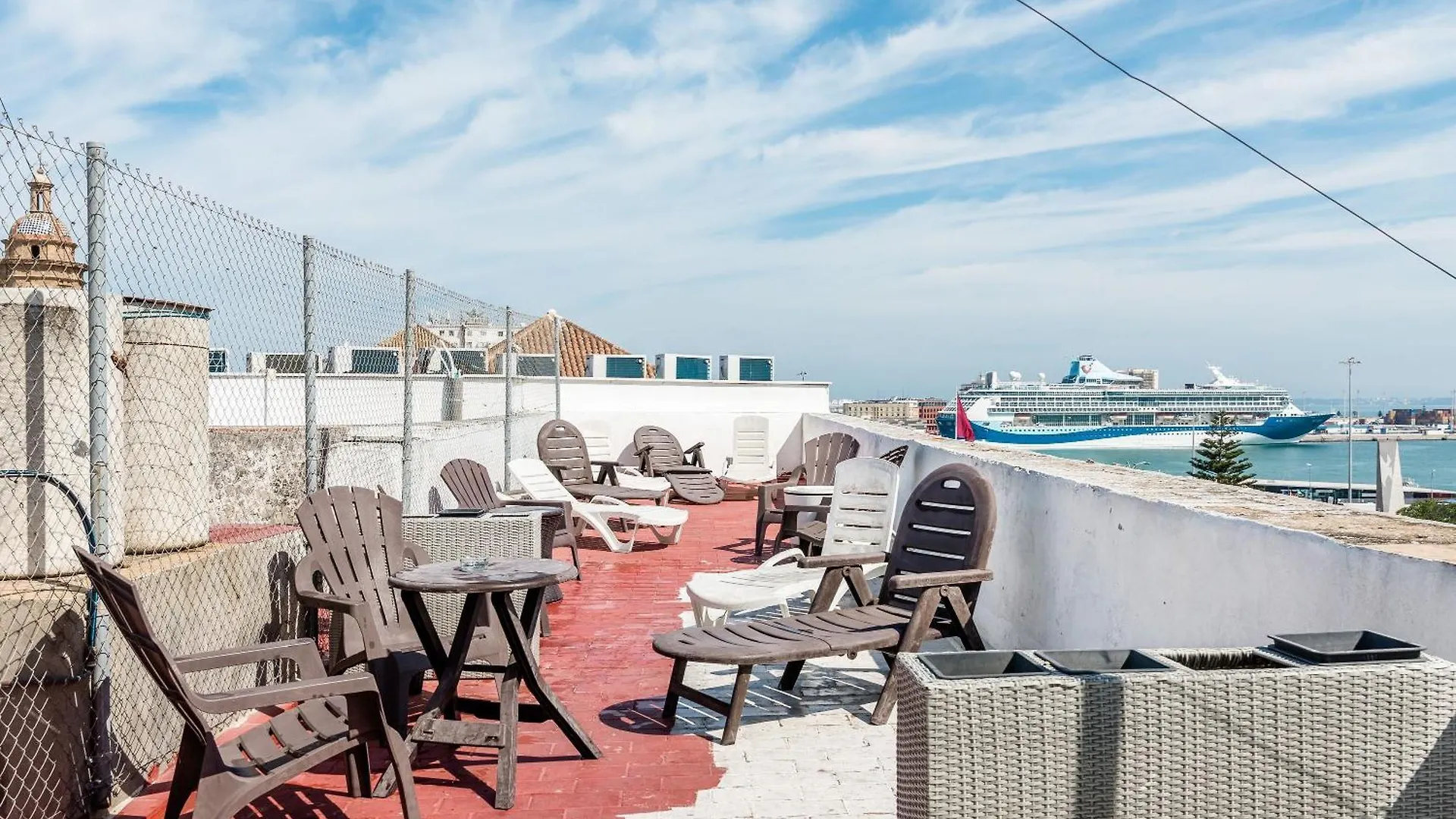Para 8 Personas Y Terraza 加的斯 0*,